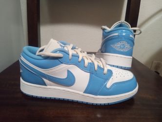 Jordan size 5 Youth $35