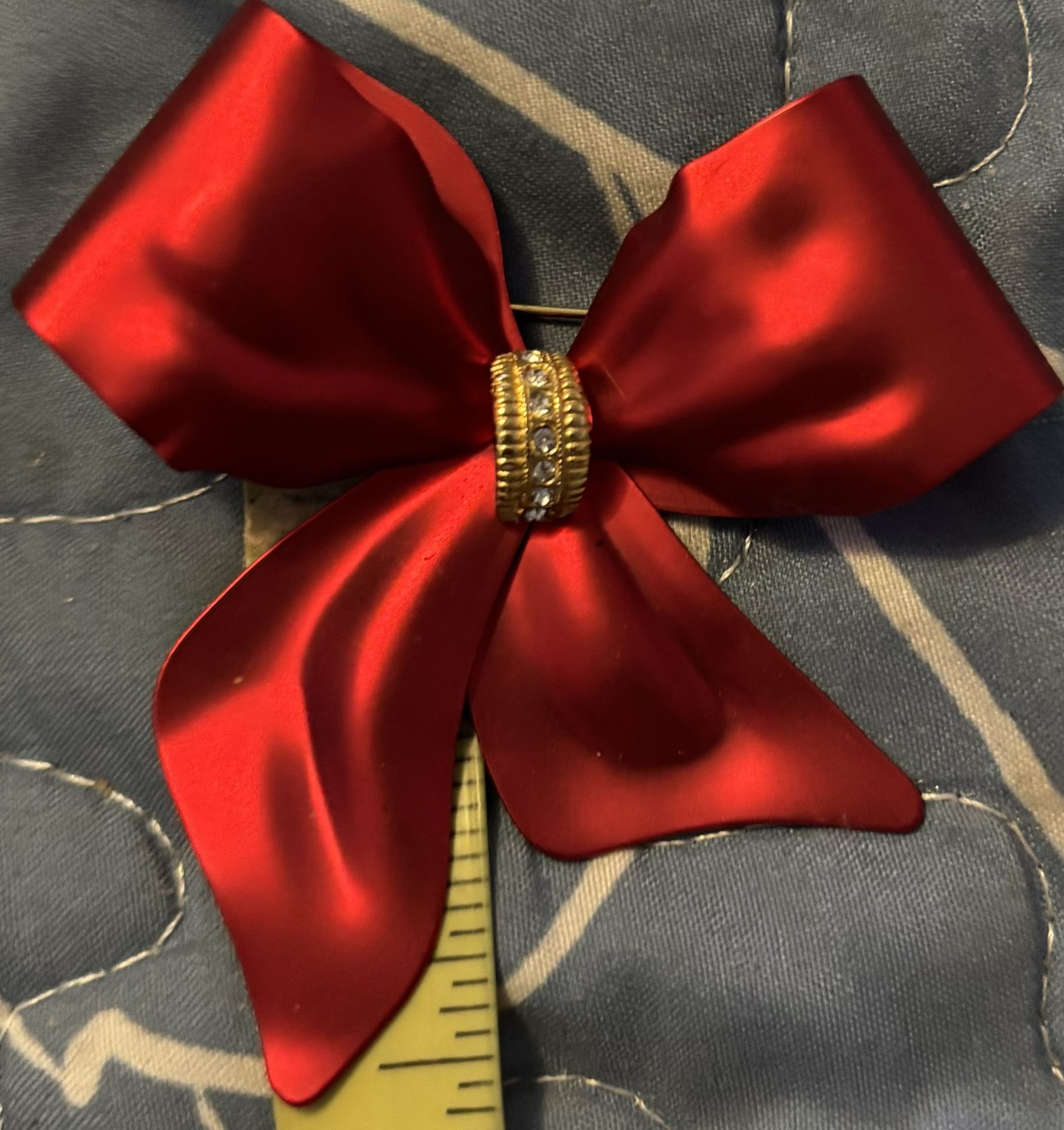 Elegant Satiny vintage red bow brooch pin