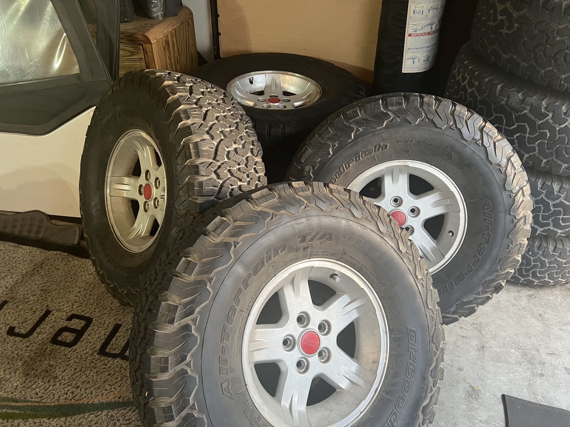 Sele My wheels and tires Bfgoodrich all terrain Ko2 / 33.12.50.r15 *8 5 Pic