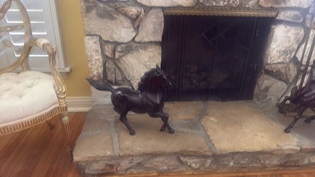 bronze horse statues