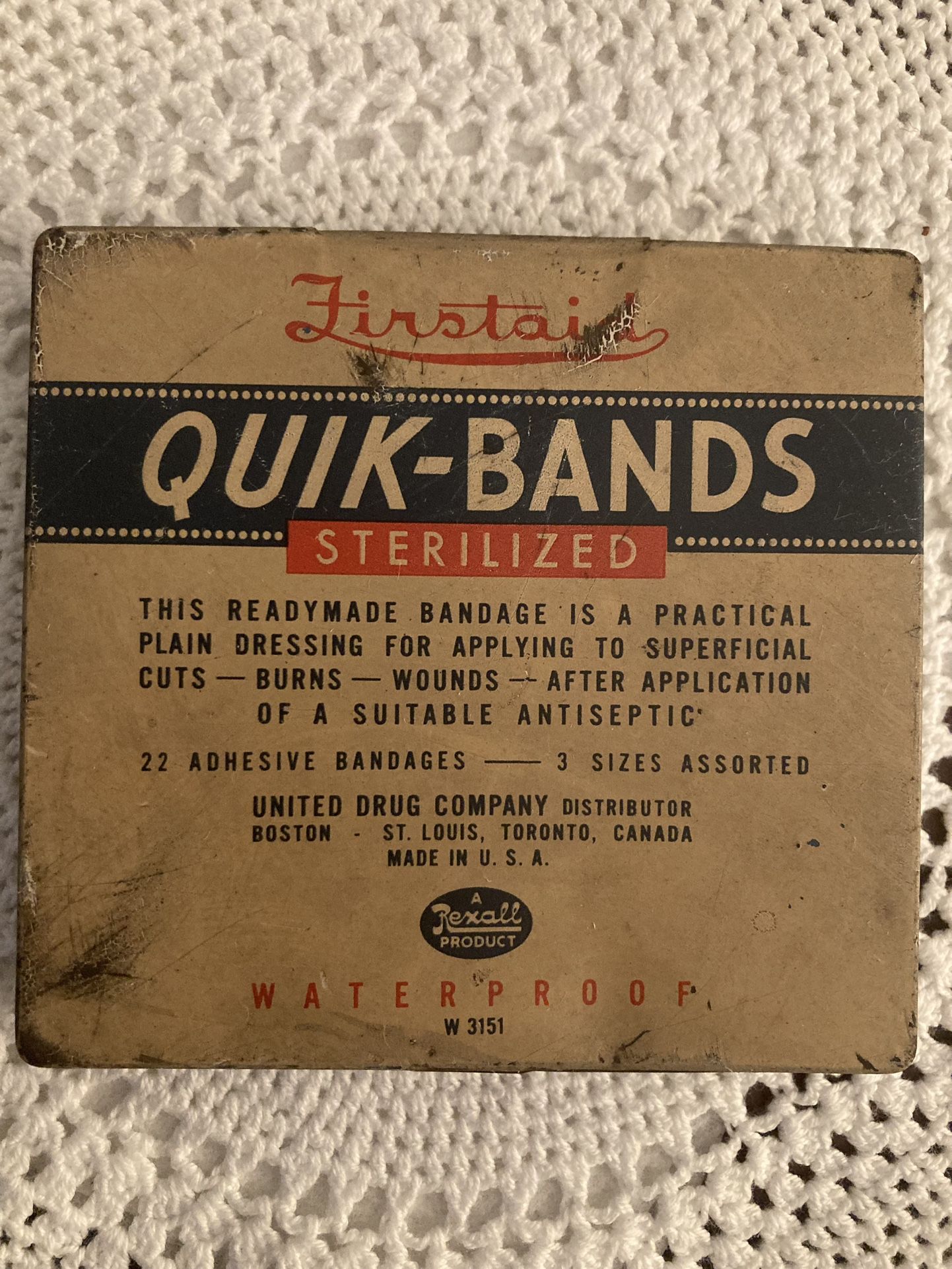 Vintage Rexall Firstaid Quik-Bands Bandage Tin Can. A Great Collectable. 