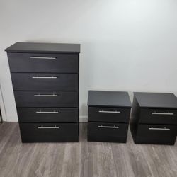 Chest And 2 Nightstands - Gavetero Y 2 Mesitas De Noche 