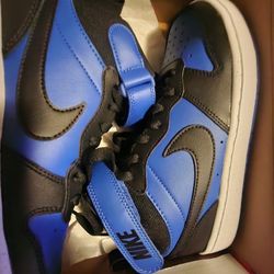 Nike Boys Size Shoes 
