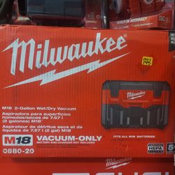 MILWAUKEE M18 2 GALLON WET/DRY VACUUM 