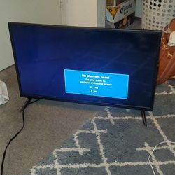 32 Inch Insignia TV