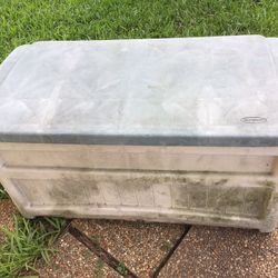 Suncast Pool Storage On Wheels