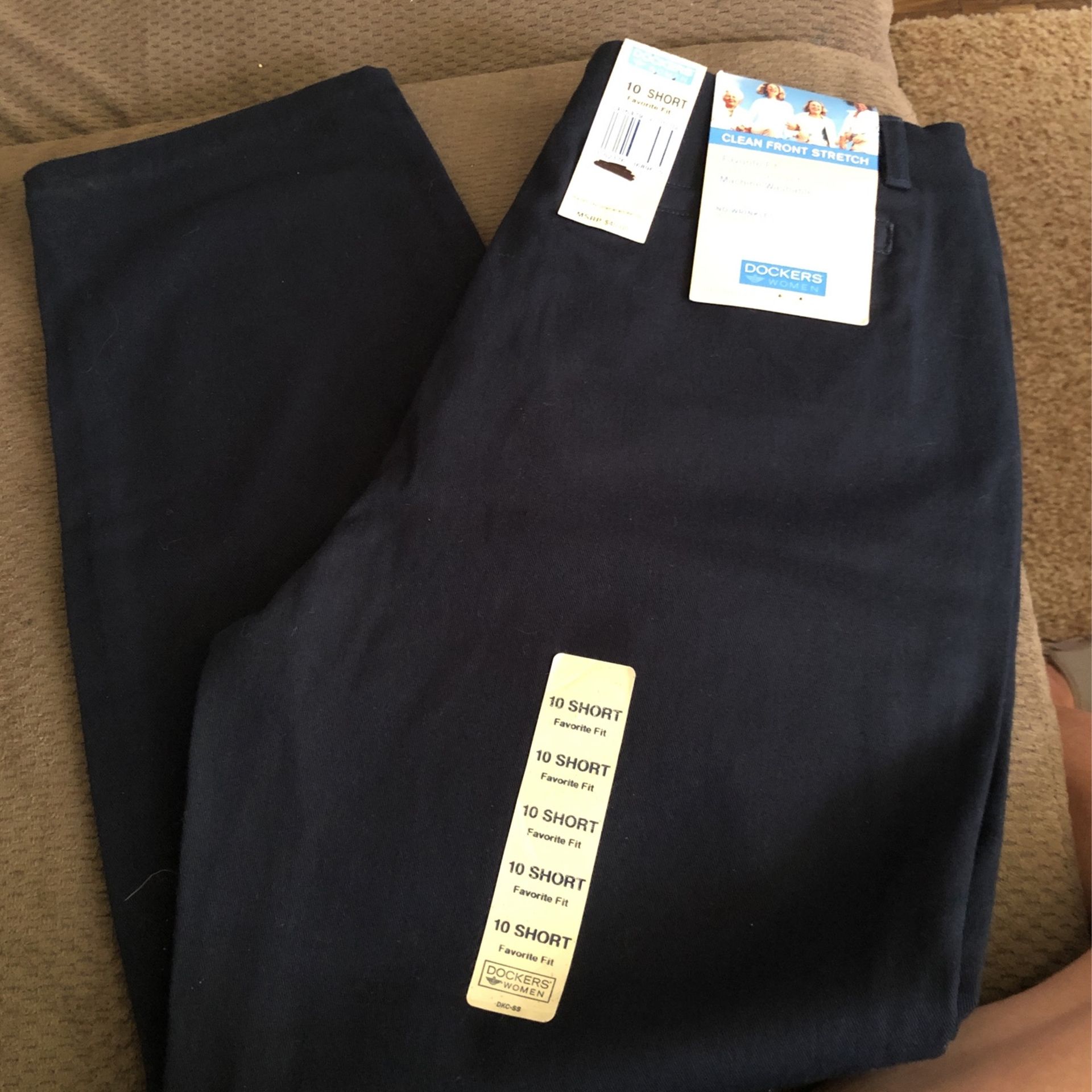 NEW Women’s Navy Dockers, 10 Short Fav Fit