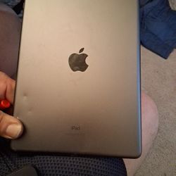 1pad Cracked Screen A2200