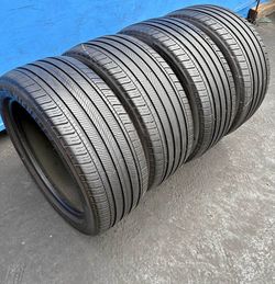 235/45/18 michelin vendo un set de llantas usadas excelente condiciones de vida las 4 ✅🤩I am selling a set of used tires, all 4 in excellent living c