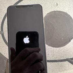 Apple iPhone XS, 256 GB, Silver - Unlocked (Renewed)