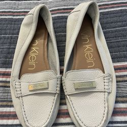 Like New Calvin Klein Leather Flats Women Shoes