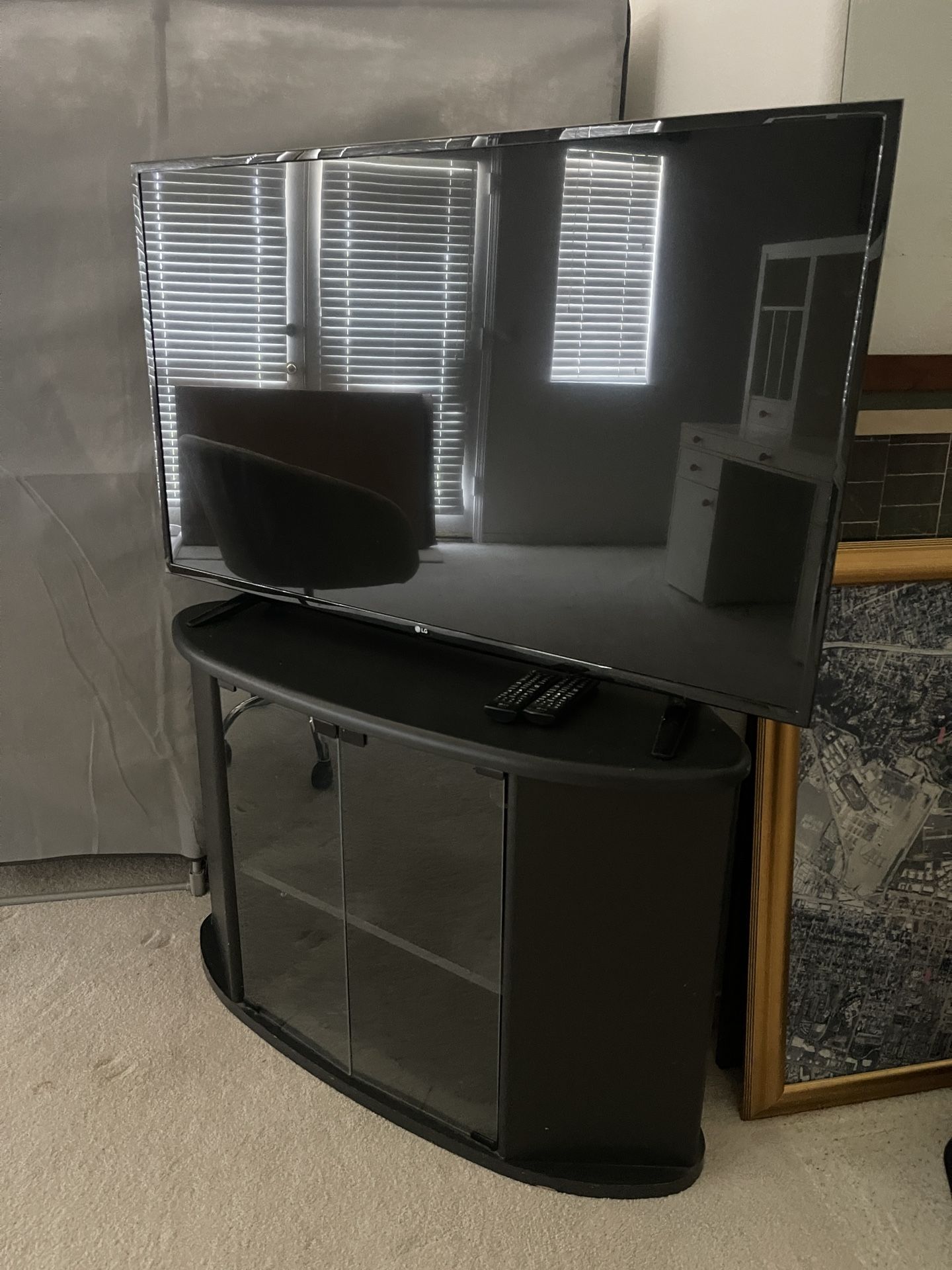 50” LG TV with tv stand