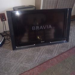32-in Sony With Wall Mount!!