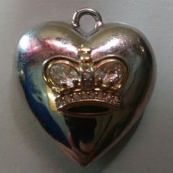 Heart crown pendant by Juicy Couture