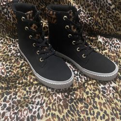 Size 7 Woman Timberland Boots