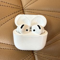 AirPods 4