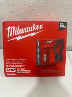 Milwaukee M12 3/8” Crown Stapler