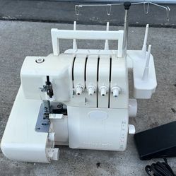 baby Lack Serger Very Good Condition Working Perfect 