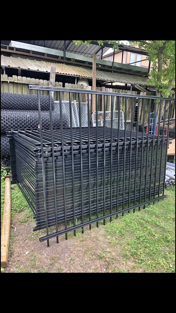 Iron fence panels/ 6x 8’ft/ powder coated for Sale in Houston, TX - OfferUp