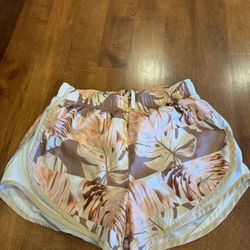 Woman’s Nike Workout Shorts Shipping Available 