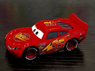 DISNEY PIXAR LIGHTNING MCQUEEN 1:55 SHINY RED CAR #95