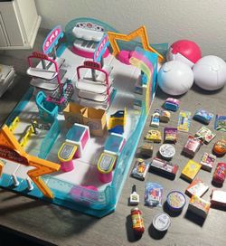 Zuru Mini Brands Toy Shop Display w/ mini brands!