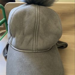 UGG LEATHER SHEEPSKIN TRAPPER CAP RETAIL $165 LIKE NEW!!!