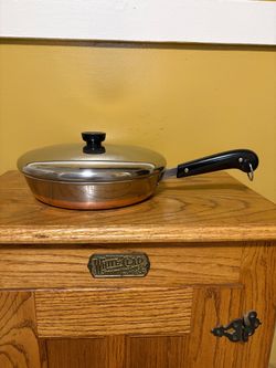 Vintage 10” Revere Ware Copper Bottom Skillet with Lid.     B