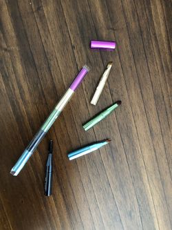 4-in-1 Makeup Brush Set