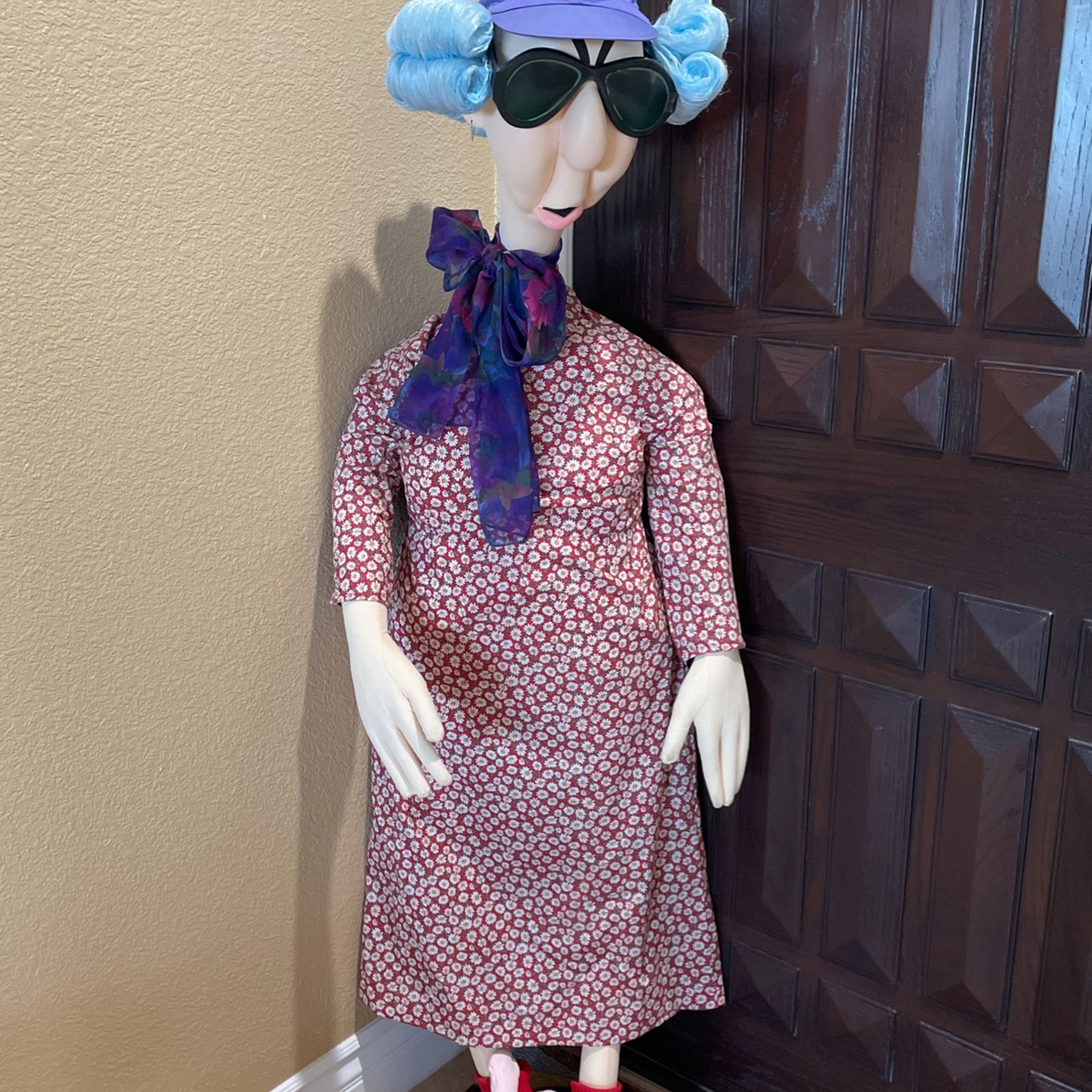 Life size Hallmark Maxine And Her Dog Floyd