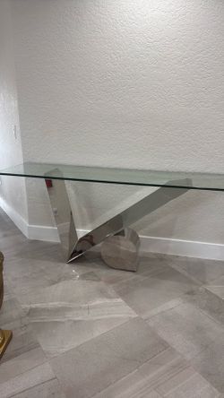 Entrance Table