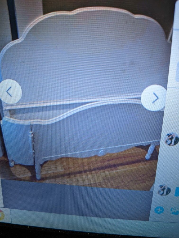 Antique Beautiful French Style Full Size Bed With Curved Footboard Will Deliver Within 20 Miles