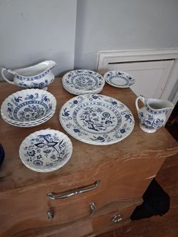 Blue nordic dishes
