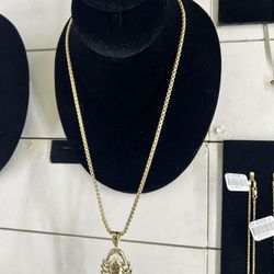 10kt Link Chain With Scorpion Pendant 