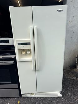 Whirlpool side by side refrigerator