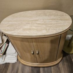 Thomasville Furniture, Like New - Oval Accent Cabinet w/beautiful Marble Top