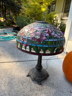 Tiffany-Style Stained Glass Table Lamp