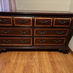 Dresser And Nightstand Set