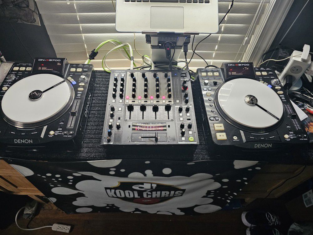Denon DJ Setup 