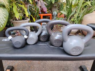 VARIETY OF  KETTLEBELLS
KETTLEBELLS  (SINGLE) :   10lb. =$10   / 15LB. = $15  / 25LB. = $25  &  $45 / 30LB. = $55 / 35LB. = $60 / 40LB. = $65 / 45LB. 