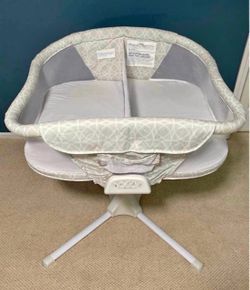 Spacious HALO BassiNest Twin Sleeper bassinet