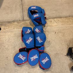 Youth Size Brand Everlast