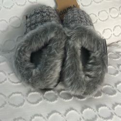Dearfoam slippers, Size 7-8, Women’s, New 