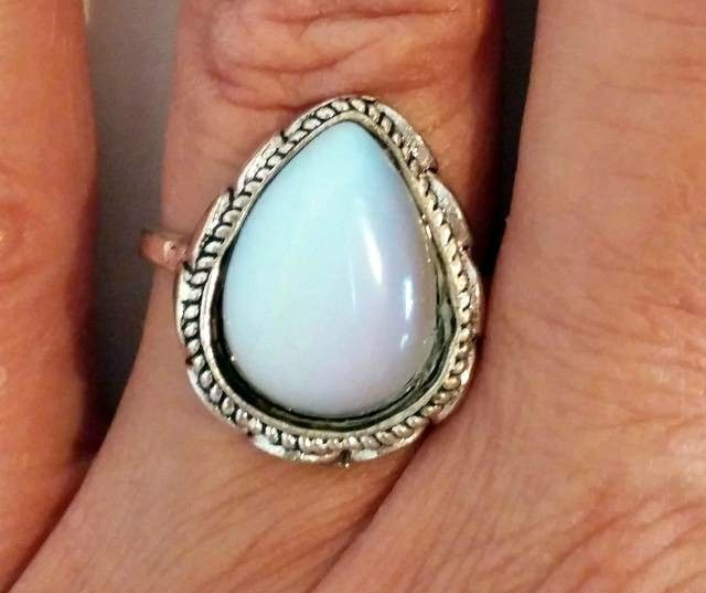 STERLING SILVER MOONSTONE RING SIZE 9