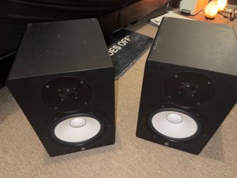 Yamaha hs8 speakers