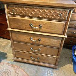 Solid Wood Chest Dresser 