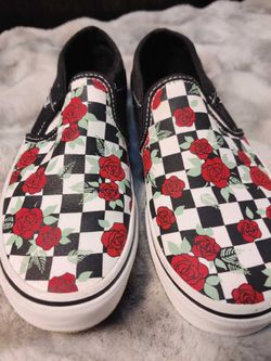 Vans Brand New Women’s Size 6 Checker W/ Red Roses