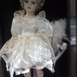 18" Collectible Memories Genuine Porcelain Little Angel Ballerina Dollin It's Own Case