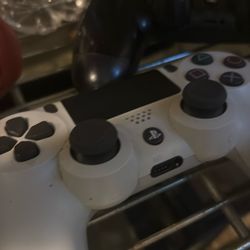 PS4 Controller 
