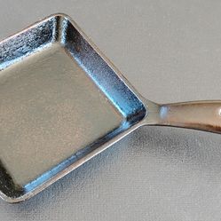 Griswold cast iron skillet